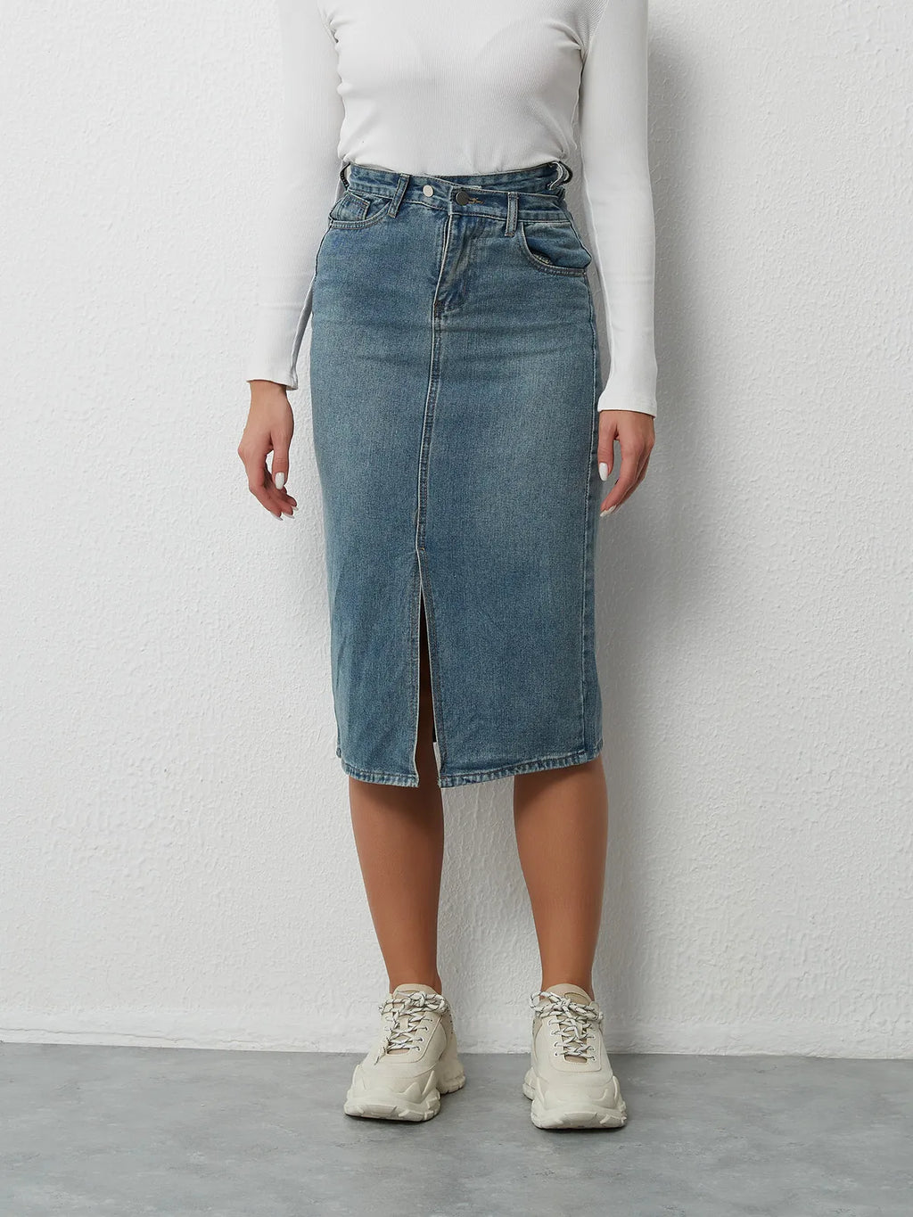 חצאית דגם עדי