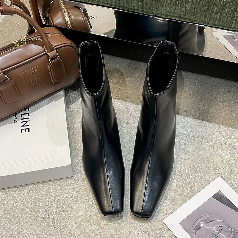 מגפי דמוי עור