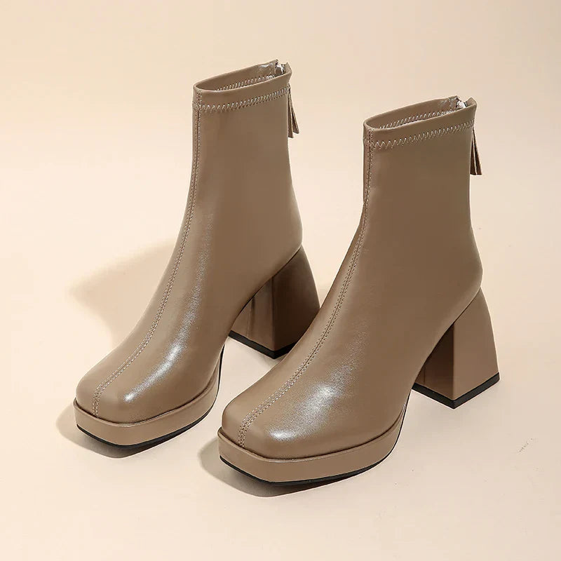 Mills מגפוני דמוי עור עם עקב