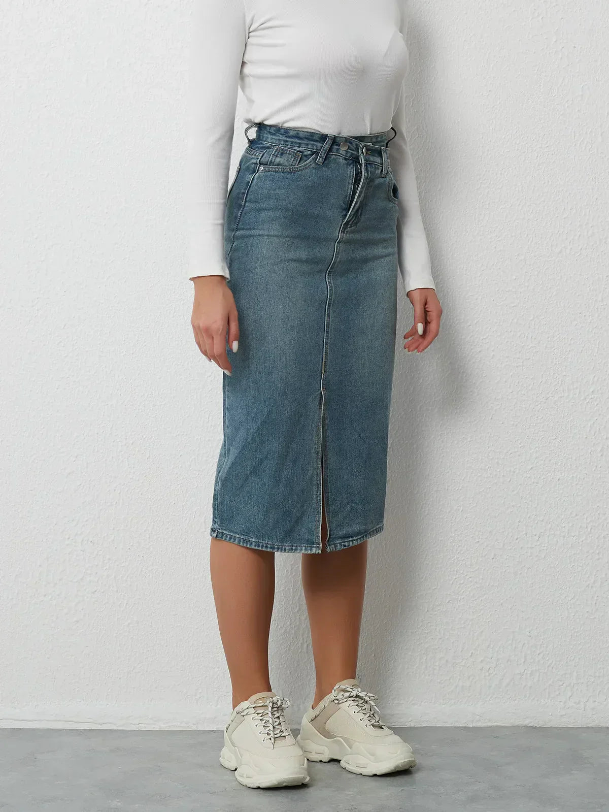 חצאית דגם עדי