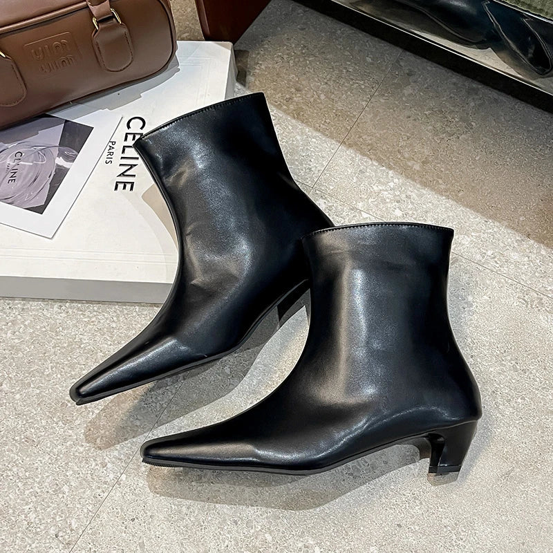 מגפי דמוי עור